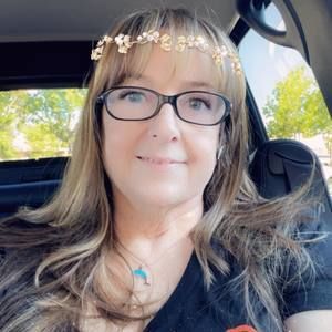 Meet your Posher, Yvette